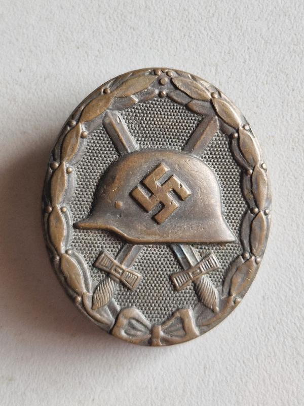 Early Silver Wound Badge