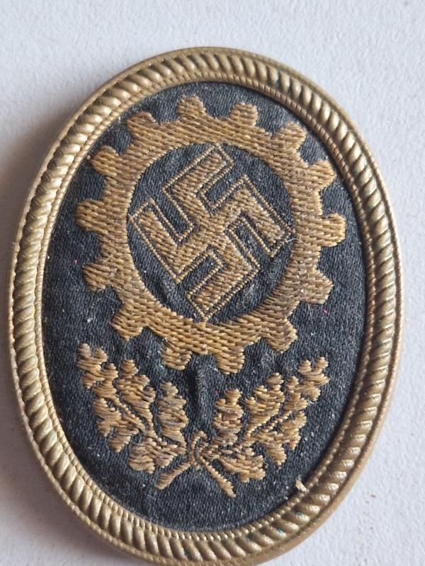 DAF Cap Badge