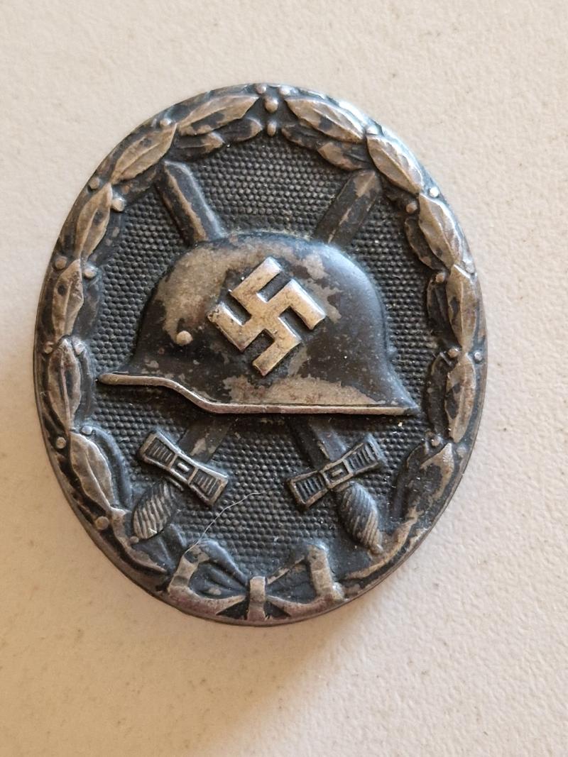Black Wound Badge