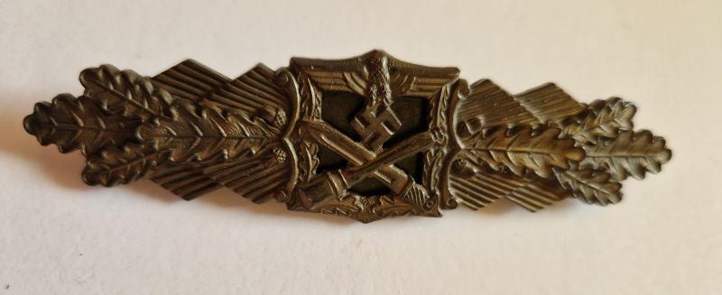 Close Combat Clasp in Bronze