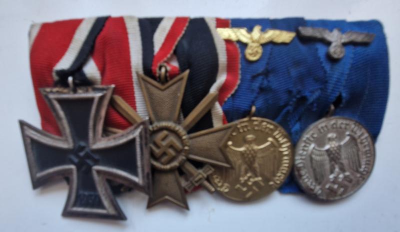 Iron Cross 2nd Class 1939 Court Mounted Group of Four