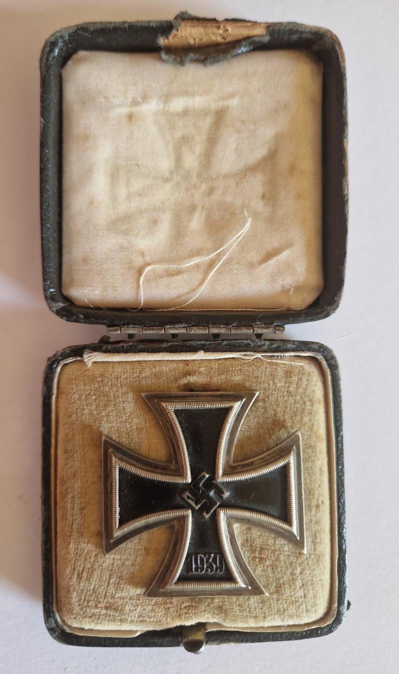 Iron Cross 1st Class 1939 in Damaged Box