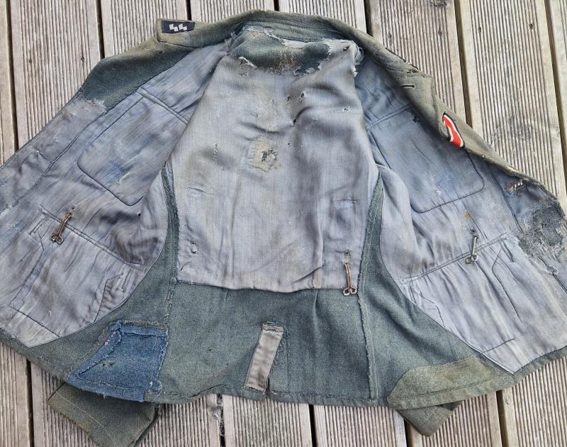 SS Tunic Extra Pictures.