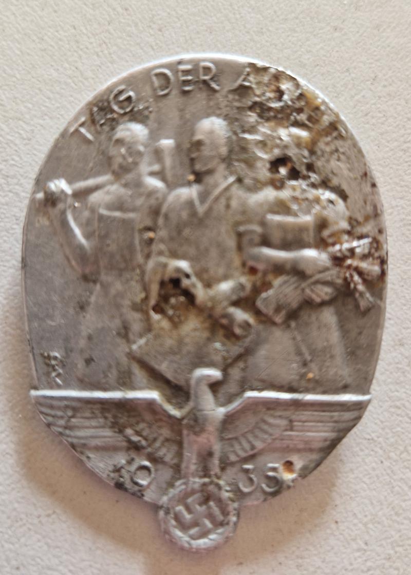 Damaged Day Badge